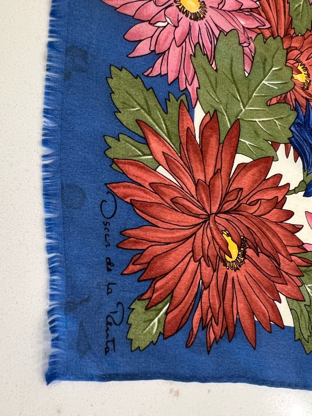 Vintage Oscar de la Renta Silk Floral Oblong Scarf Made in Japan Signed - Picture 9 of 9